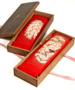 舞妓衣裳　縮緬紅刺繍襟のメイン画像