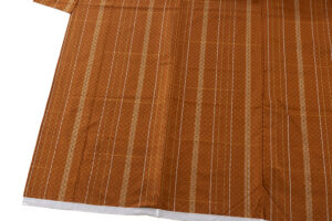 秋山眞和作　花織 綾の手紬 着物地　未仕立て品のサブ1画像