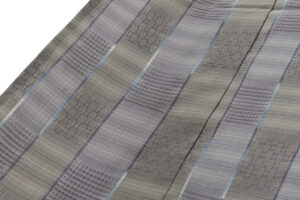 秋山眞和作　花織 綾の手紬 着物地　未仕立て品のサブ4画像